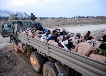 puluhan warga gaza palestina yang ditahan pasukan penjajah zionis israel bin laknat Beginilah Kelakuan AS : Jatuhkan Sanksi pada Tiga Kelompok HAM Palestina karena Dukung ICC Selidiki Israel