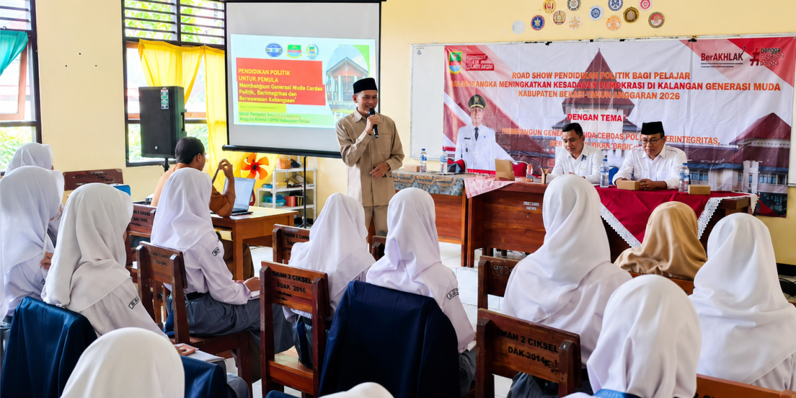 Dari Ruang Kelas SMAN 2 Cikarang Selatan, Anggota DPRD Nuryasin Bicara Politik untuk Masa Depan Bangsa