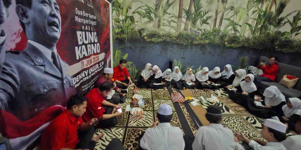 Peringati Haul Bung Karno, Denny Cagur Gelar Doa Bersama Anak Yatim dan Kader PDI Perjuangan di Bandung Barat
