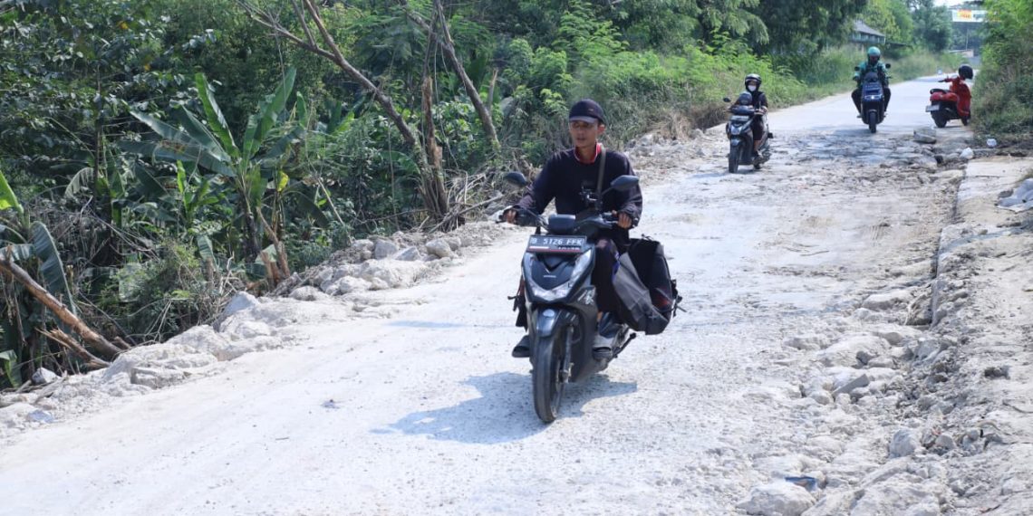 Jalan CBL Bikin Heboh! Usai Viral 4 Titik Ambles, Plt Bupati Turun Gunung: Perbaikan Segera Digas
