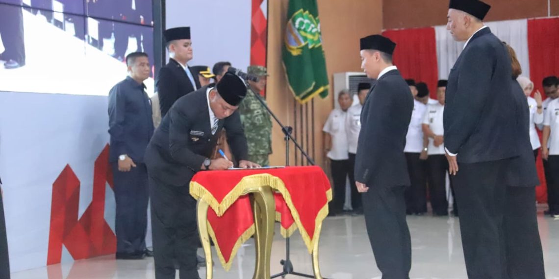 1.564 Anggota BPD se-Kabupaten Bekasi Resmi Dilantik, Plt Bupati Tekankan Integritas dan Pengabdian